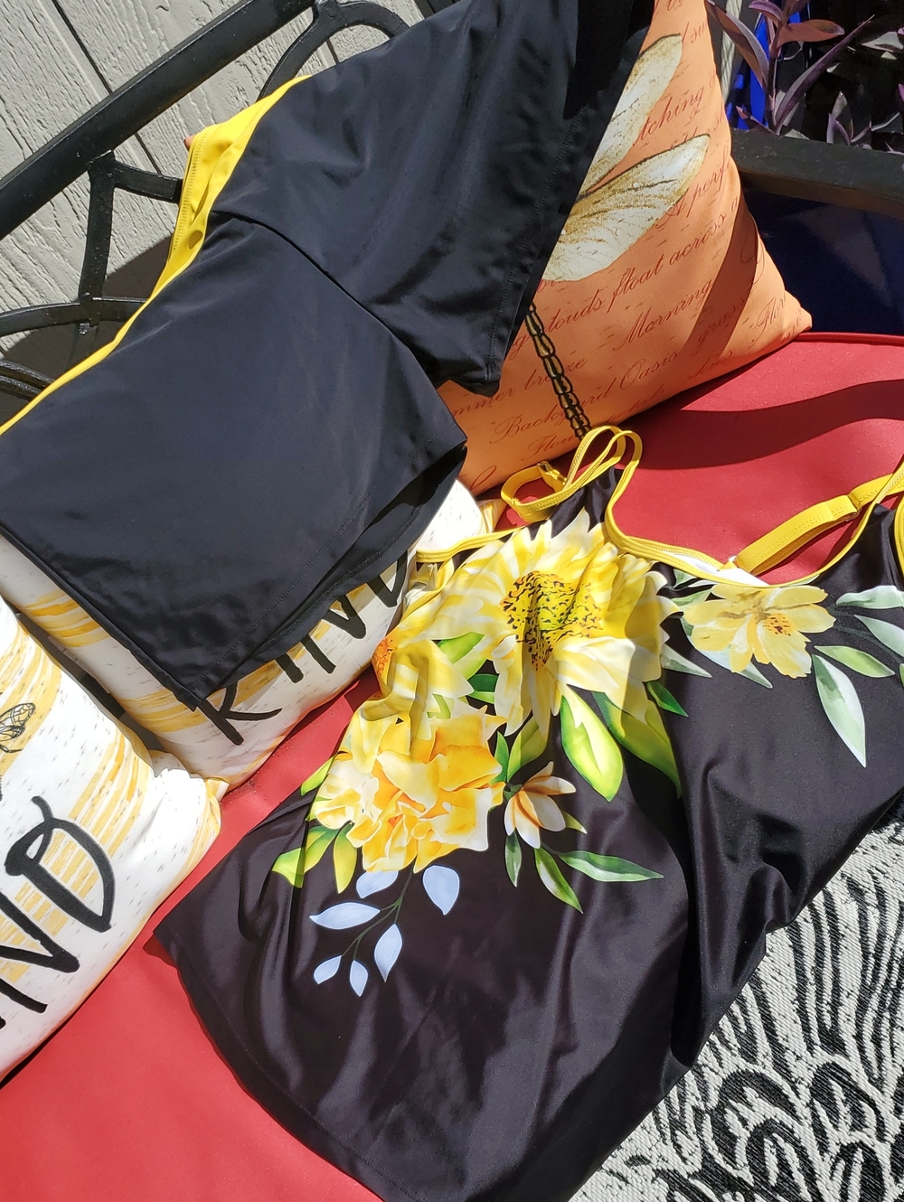Curvy Womens 5X Floral Black and Yellow Swimwear Set